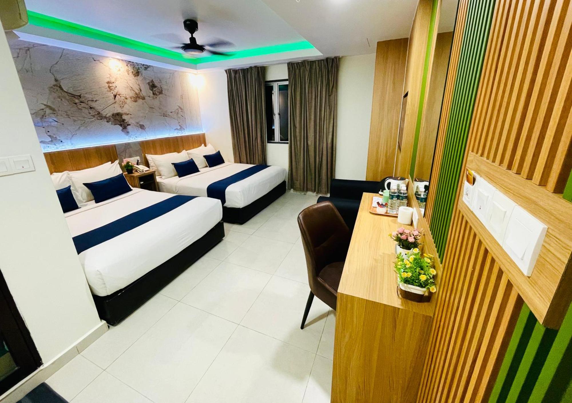 Deluxe Family Room